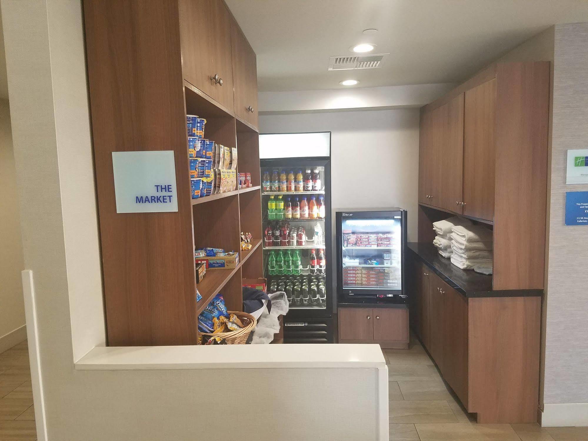 Holiday Inn Express Fullerton-Anaheim By Ihg Екстер'єр фото