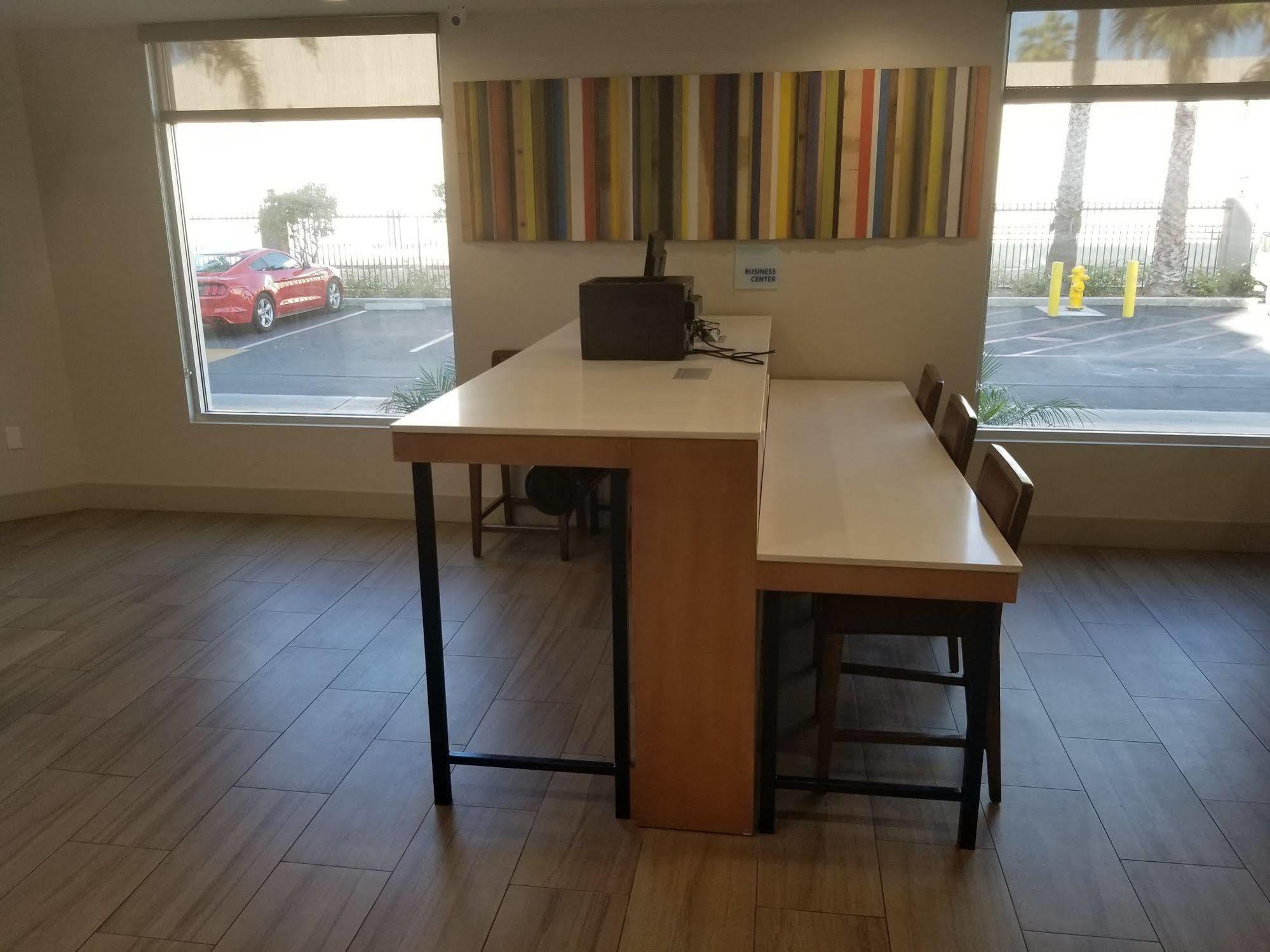 Holiday Inn Express Fullerton-Anaheim By Ihg Екстер'єр фото